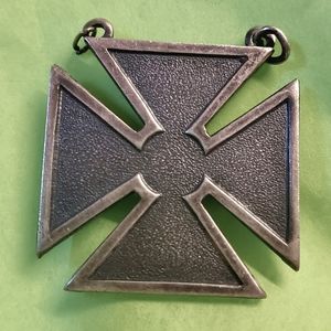 Vintage WWII US Army  sterling silver iron cross badge